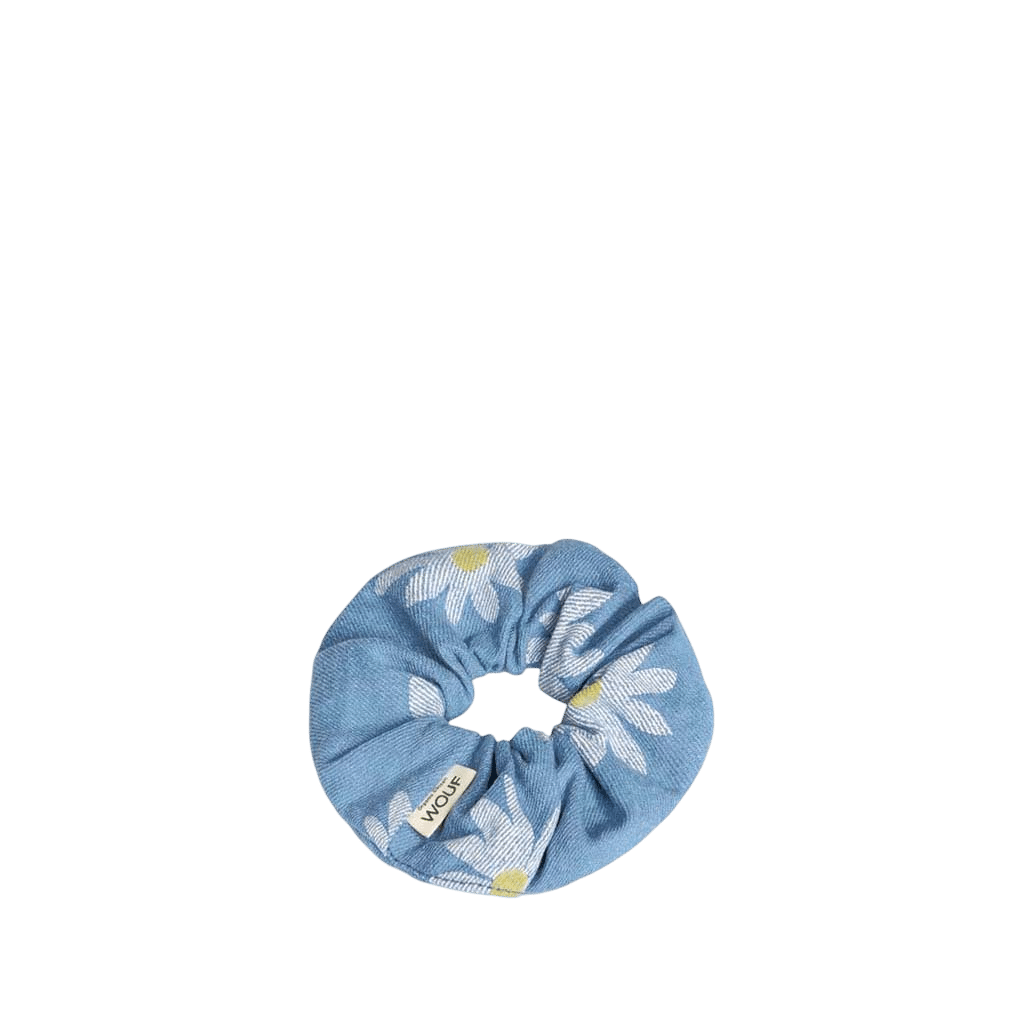WOUF-PSD230020-Hair-Scrunchie-Drew-Detail-resized-Photoroom.png